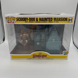 Funko Pop! Town: 50 Years Scooby-Doo!: Scooby-Doo & Haunted Mansion 01